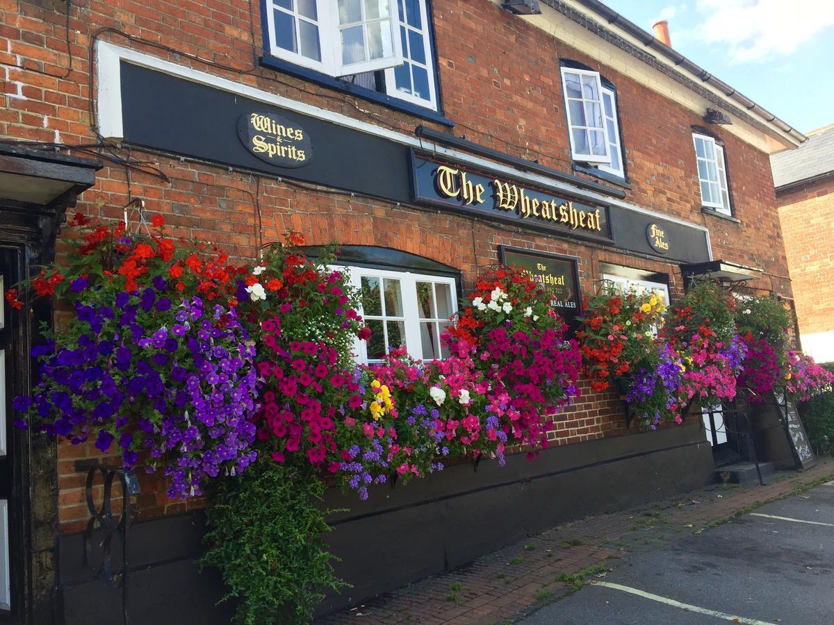 מלון The Wheatsheaf Bramley  מראה חיצוני תמונה