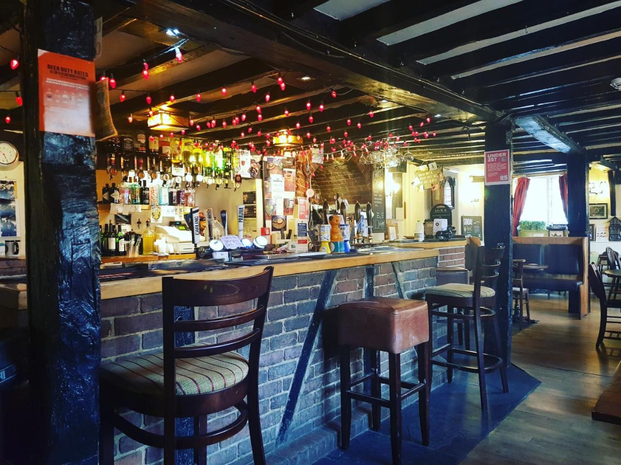 מלון The Wheatsheaf Bramley  מראה חיצוני תמונה